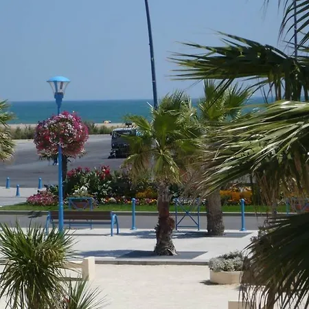 Cros Et Piscine 別荘