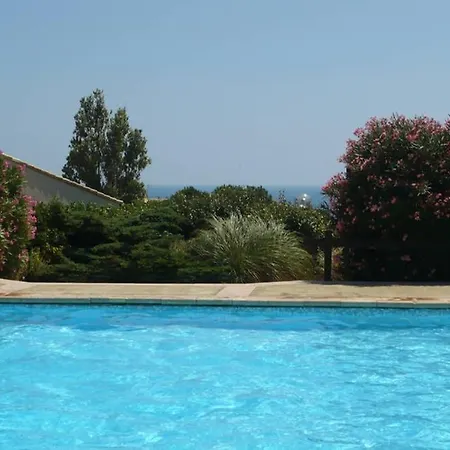 Cros Et Piscine 別荘