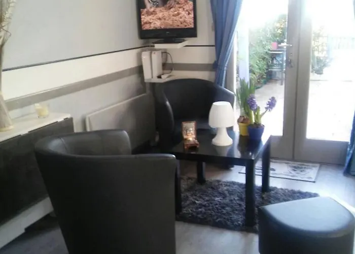 Cros Et Piscine Tatil Evi Saint-Pierre-la-Mer (Aude)