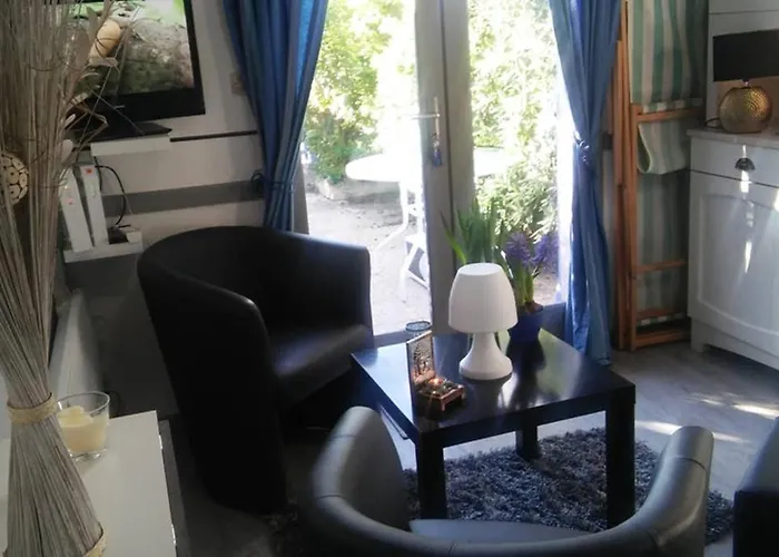 Cros Et Piscine * Saint-Pierre-la-Mer (Aude)