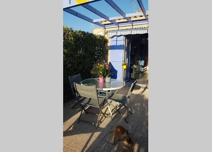 Cros Et Piscine * Saint-Pierre-la-Mer (Aude)