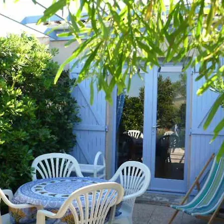 Holiday home Cros Et Piscine *